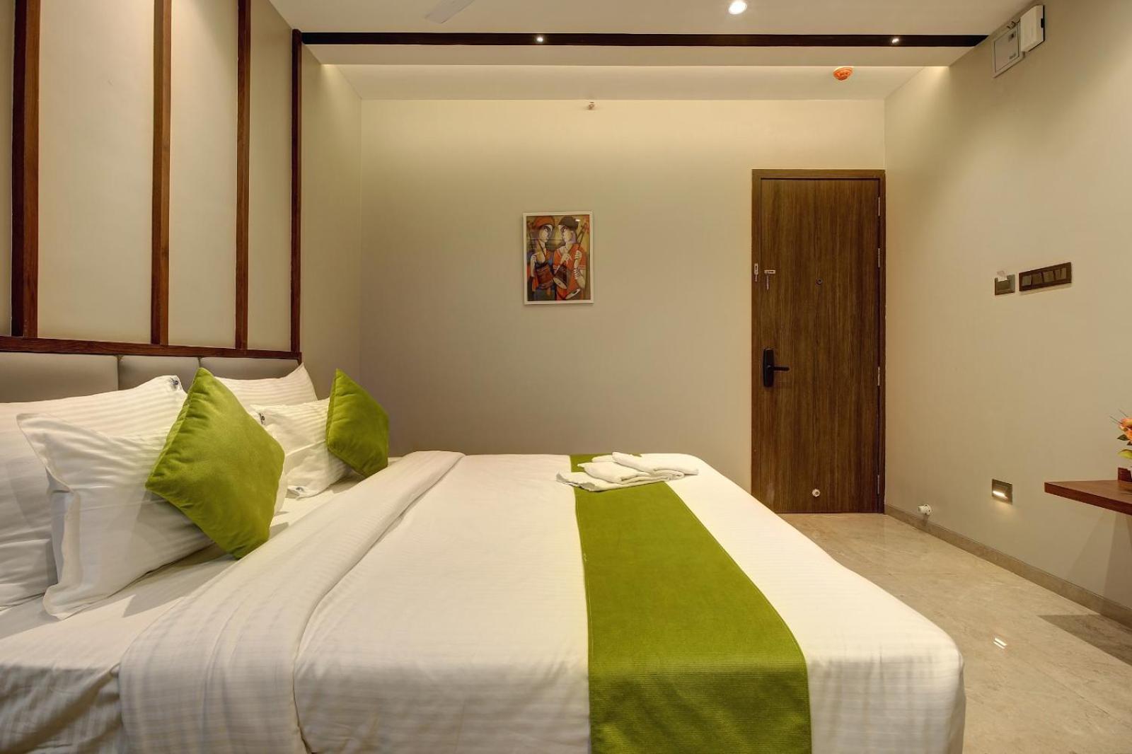 Magnus Fortune House Business Hotel , Magarpatta Mundhva Exterior foto
